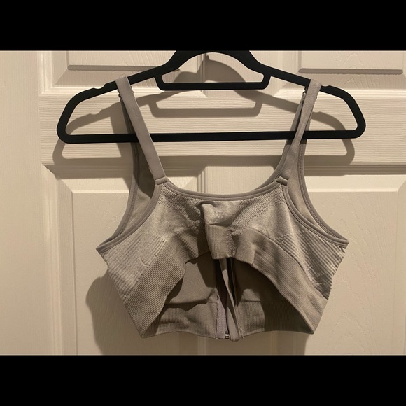 All in motion: grey sports bra - Picture 2 of 4